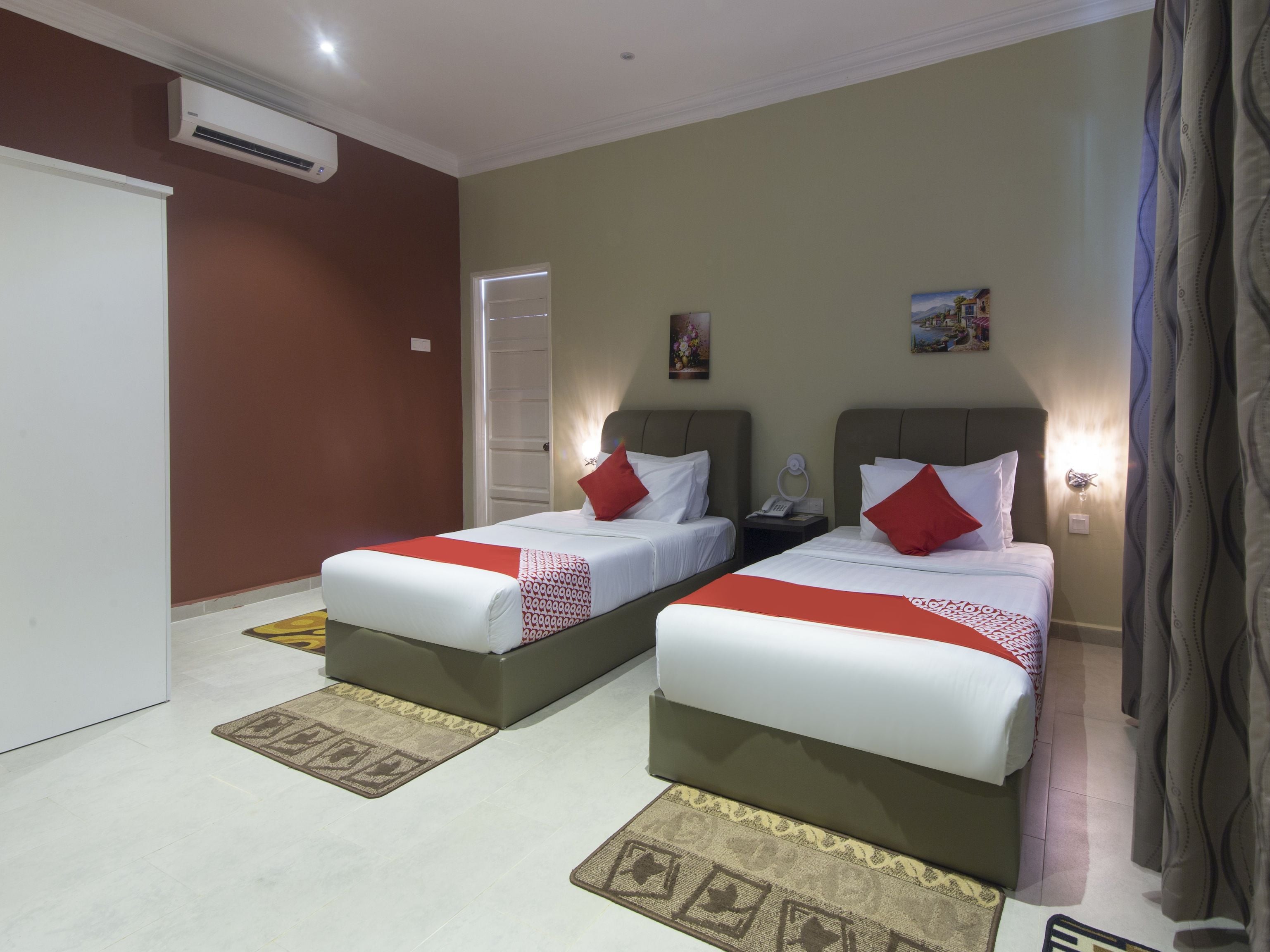 superior twin room | desk, soundproofing, free wifi, bed sheets