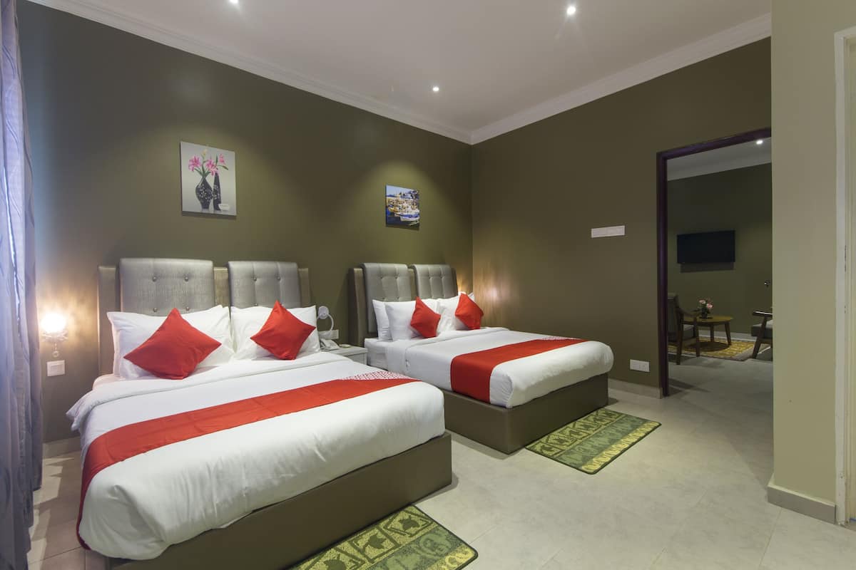 family suite | desk, soundproofing, free wifi, bed sheets