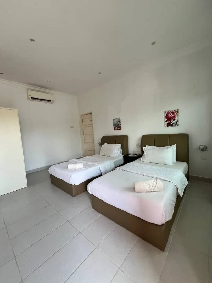Kamar Twin Superior | Kamar mandi | Shower, kloset,  dan handuk