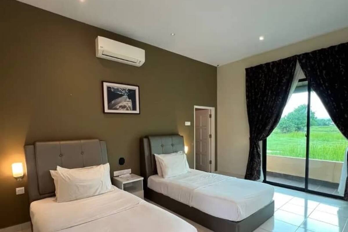 Deluxe Twin Room | Desk, soundproofing, free WiFi, bed sheets