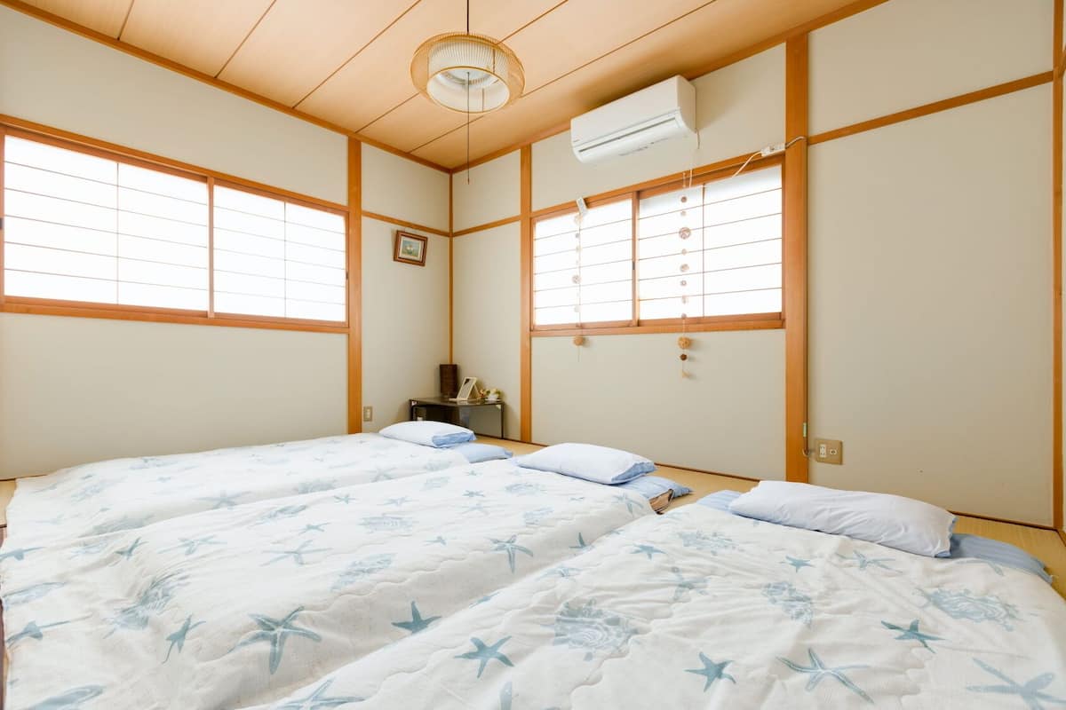 Blackout drapes, WiFi (free), bed sheets