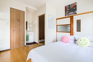 Blackout curtains, free WiFi, bed sheets - A&Z guesthouse (Kaizuka)