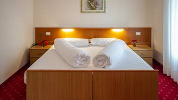 Standardzimmer, Bergblick | Schreibtisch, kostenloses WLAN, Bettwäsche, Rollstuhlgeeignet