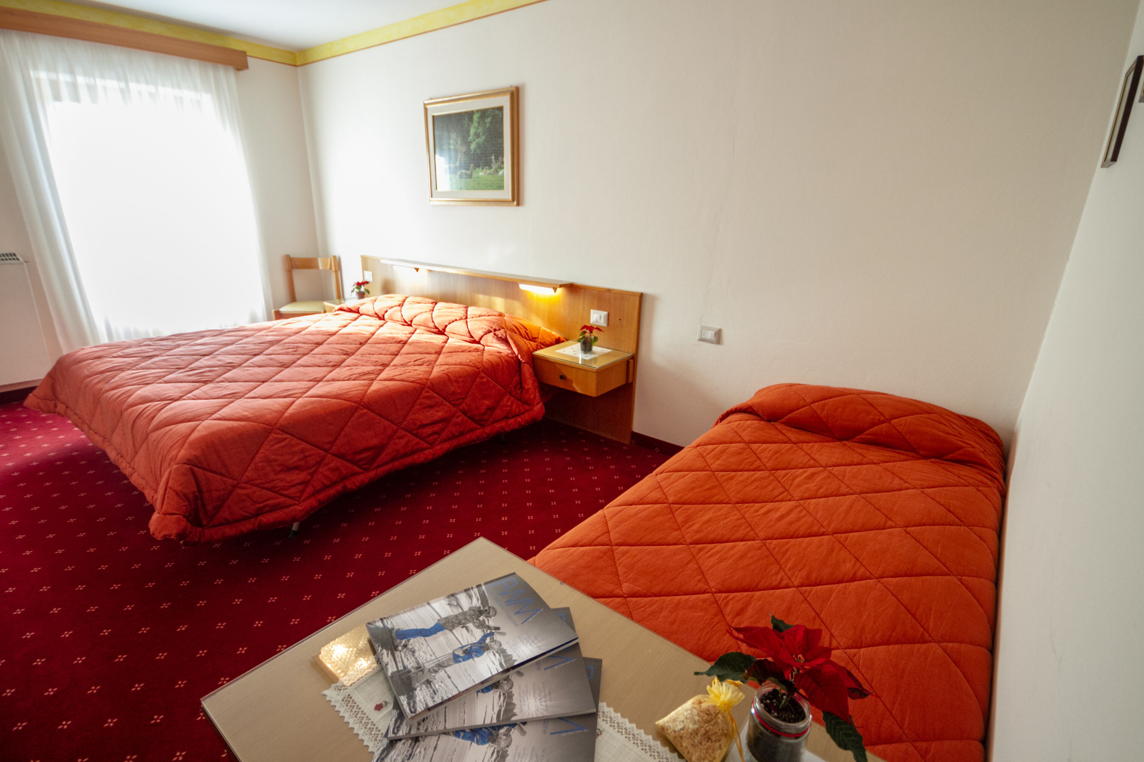 comfort triple room | desk, free wifi, bed sheets, wheelchair access