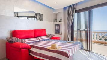 1 dormitorio, tabla de planchar con plancha, Internet y ropa de cama