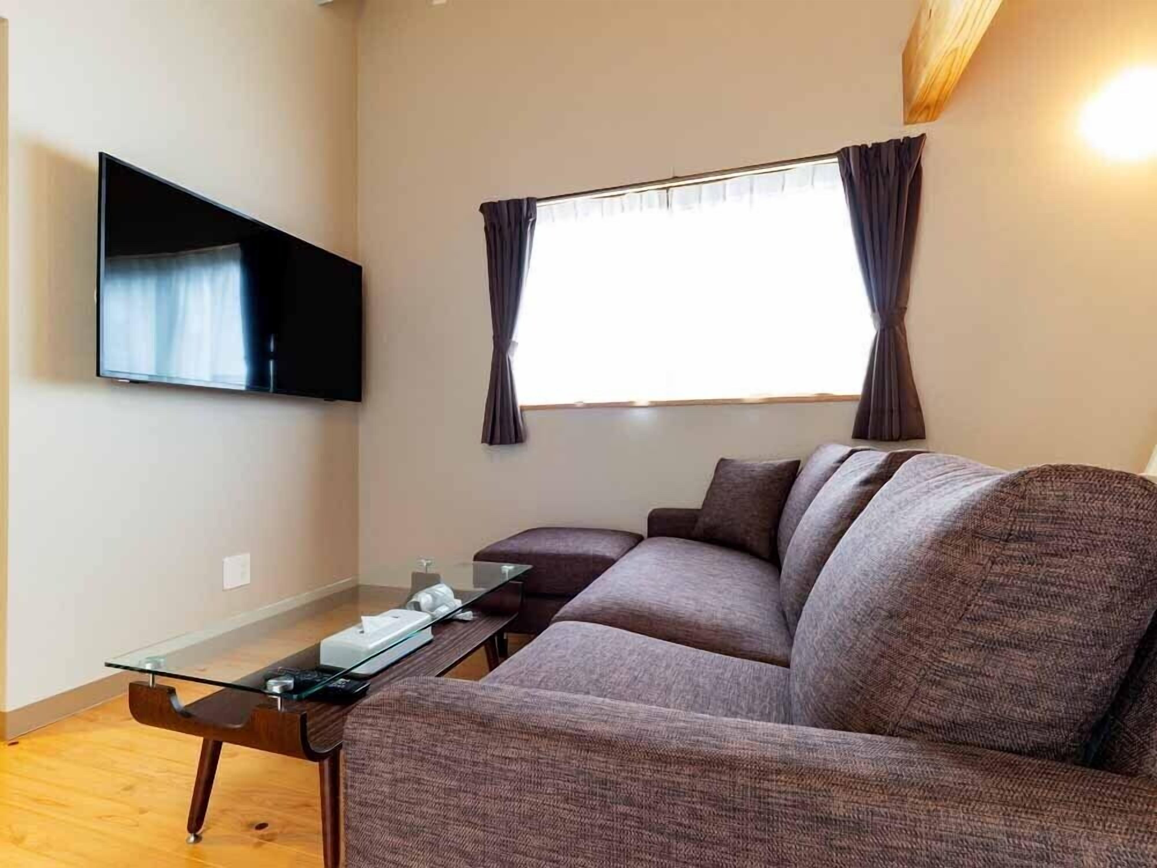 family cottage | 2 bedrooms, laptop workspace, free wifi