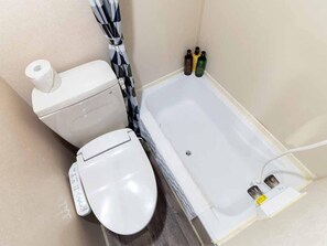 Trailer House | Bathroom