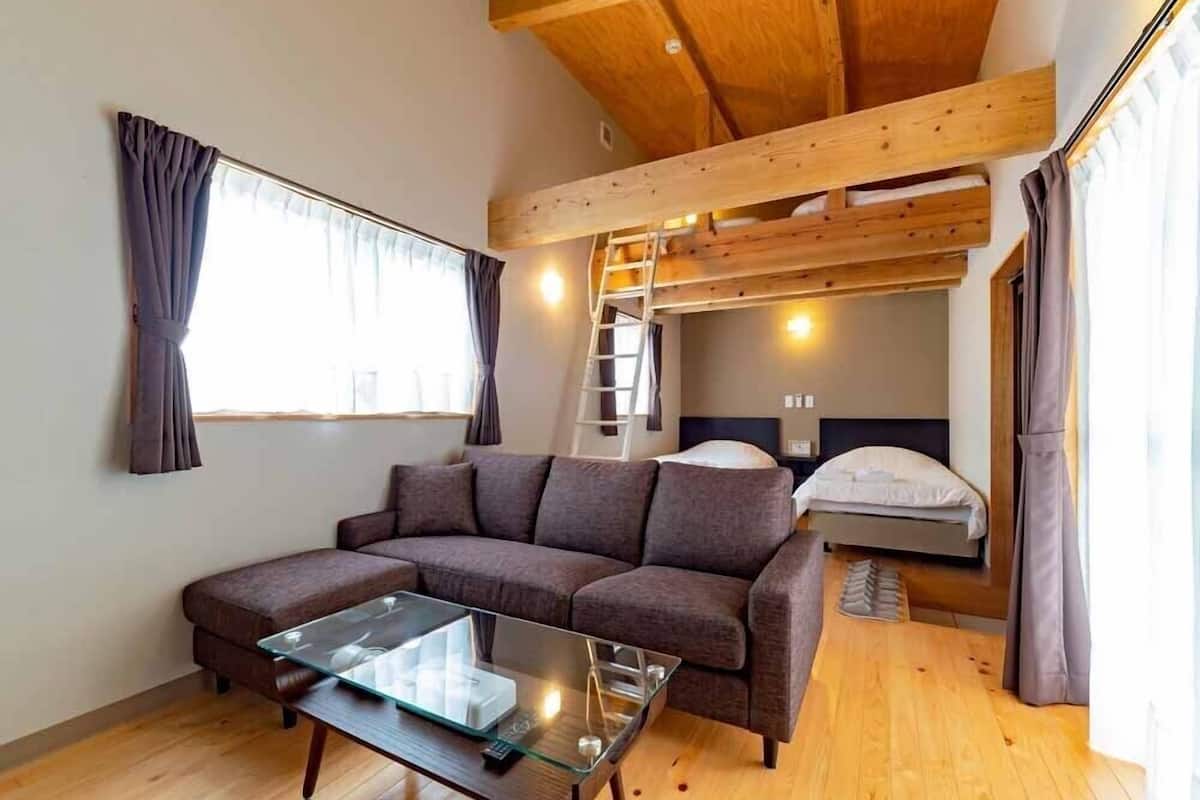 family cottage | 2 bedrooms, laptop workspace, free wifi