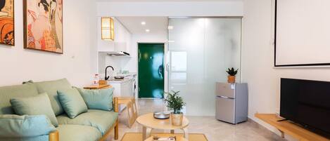 1 Bedroom Apartment | Desk, blackout drapes, free WiFi