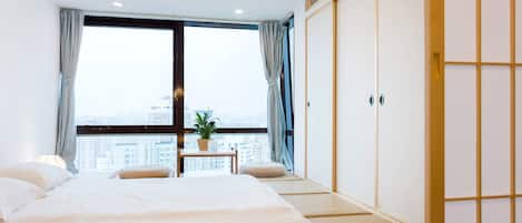 Desk, blackout curtains, free WiFi