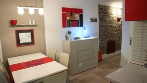 Apartment | In-room dining - City Center Apartment (Piran)