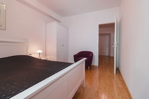 Comfort-Apartment | 1 Schlafzimmer, Bügeleisen/Bügelbrett, kostenloses WLAN, Bettwäsche