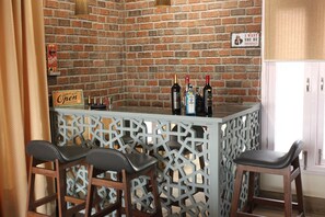 Minibar - Pushpangan Menage (Palampur)