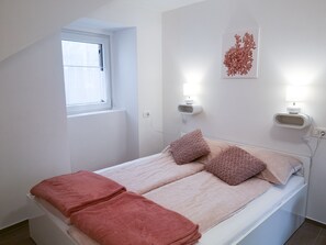 Standard Double Room (Spacal) | Soundproofing, iron/ironing board, free WiFi, bed sheets - Korala Apartments (Piran)
