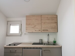 Deluxe Studio (Tartini) | Private kitchen