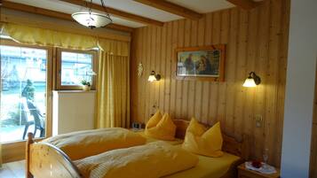 Condo dành cho gia đình (Guffertblick) | Bộ đồ giường kháng dị ứng, chăn bông, két bảo mật tại phòng