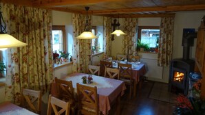 Breakfast area - BADHAUS (Achenkirch)
