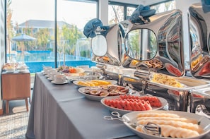 Sarapan prasmanan