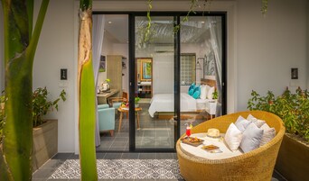 Cabana Pool Access | Egyptian cotton sheets, premium bedding, minibar, in-room safe