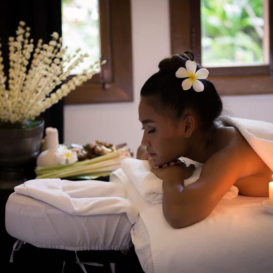 Couples treatment room(s), sauna, hot tub, steam room