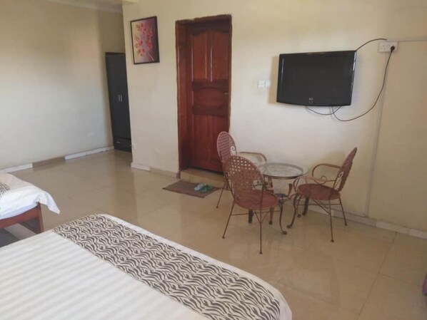 Tomannsrom | Sengetøy av topp kvalitet, skrivebord, wi-fi (inkludert) og sengetøy