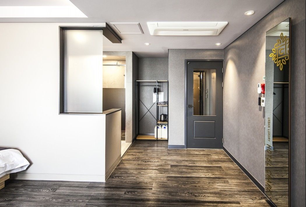 Standard Room | Living area | Flat-screen TV