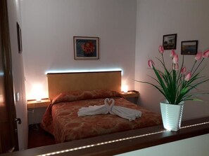 Deluxe Suite, Multiple Beds | 1 bedroom, free WiFi, bed sheets - Milazzo Port Big Rooms (Milazzo)