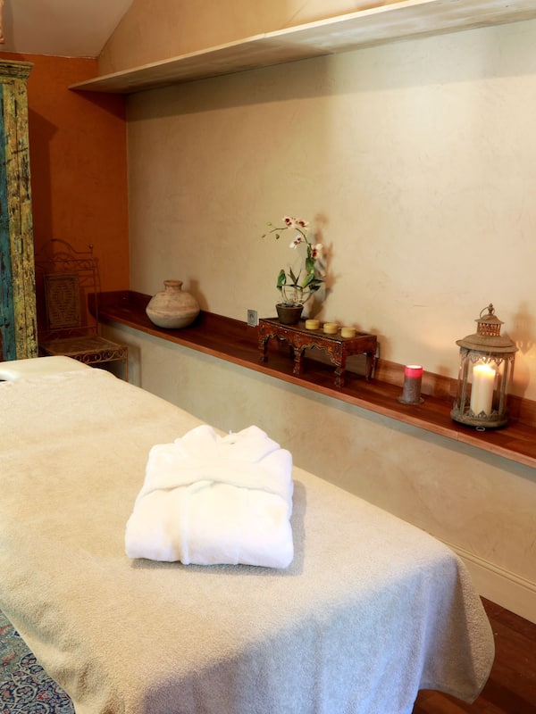 Couples treatment rooms, Turkish bath, deep-tissue massages, body scrubs