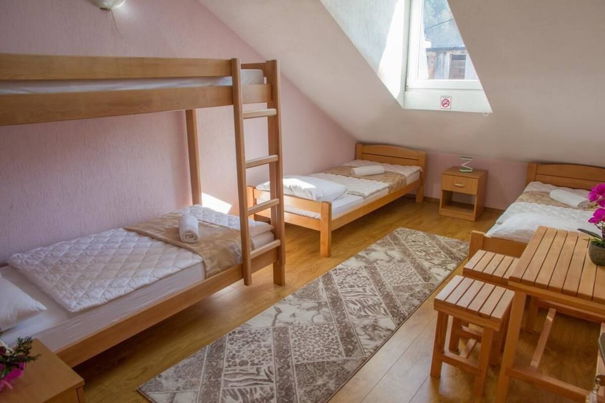 Cots/infant beds, rollaway beds, free WiFi, bed sheets