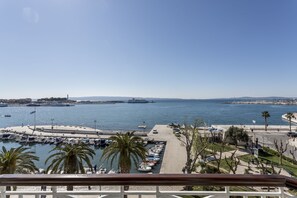 إطلالة من الشرفة