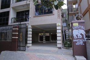 Property entrance - Crystal Hotel Apartments Entebbe (Entebbe)
