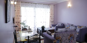 Apartment, 1 Bedroom | Lobby sitting area