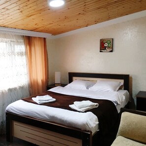 Deluxe Double Room, 1 Large Twin Bed, City View | Soundproofing, iron/ironing board, cribs/infant beds, free WiFi - Manoni's Guesthouse (Mestia)