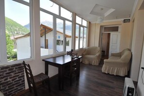 Standard Quadruple Room, Multiple Beds, Shared Bathroom | Soundproofing, iron/ironing board, cribs/infant beds, free WiFi - Manoni's Guesthouse (Mestia)