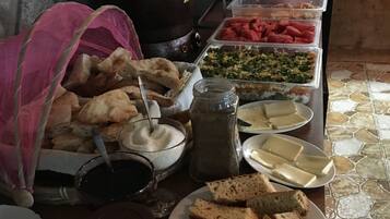 Daily buffet breakfast (GEL 10 per person)