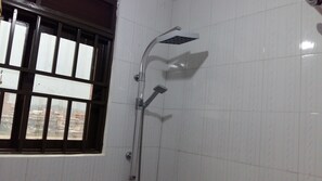 Douche de la salle de bain