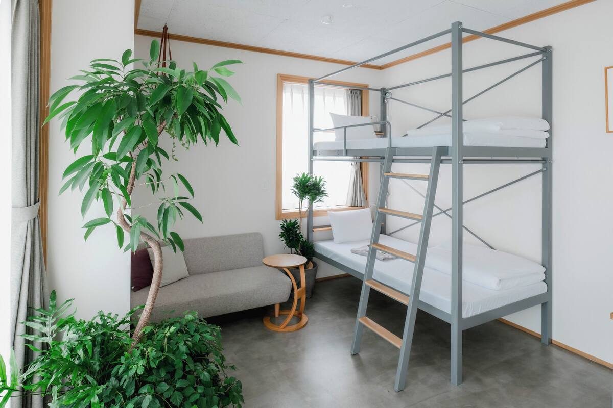 Tomannsrom – standard, ikke-røyk (Bunk bed) | 1 soverom, skrivebord, blendingsgardiner og strykejern/-brett