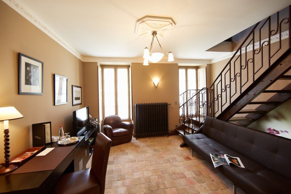 Chez Les Fatien by null