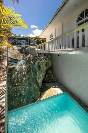 Pool - Casa Coral Sosua. Bright and Stylish Fun on the Beach! (Sosúa)