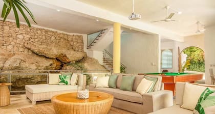 Casa Coral Sosua. Bright and Stylish Fun on the Beach!