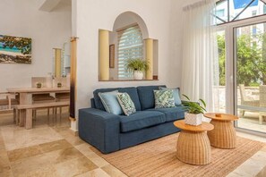 TV, ping pong, stereo - Casa Coral Sosua. Bright and Stylish Fun on the Beach! (Sosúa)