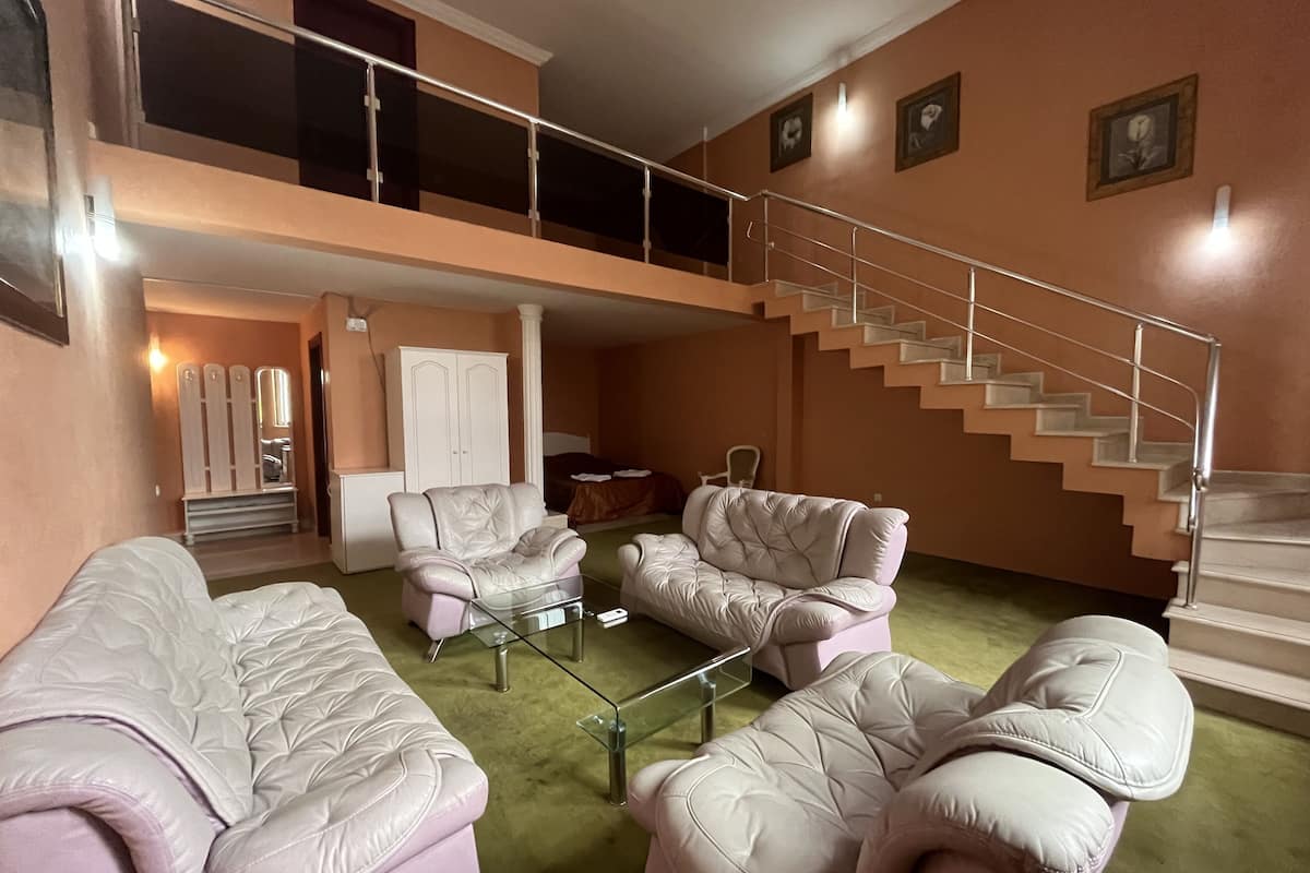 In-room safe, rollaway beds (surcharge), WiFi (free), bed sheets