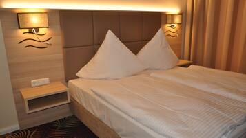 Minibar, safe på rommet, skrivebord og skrivebord for bærbar PC