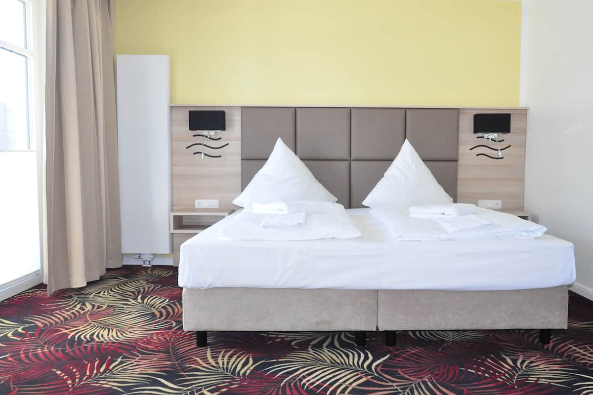 minibar, in-room safe, desk, laptop workspace