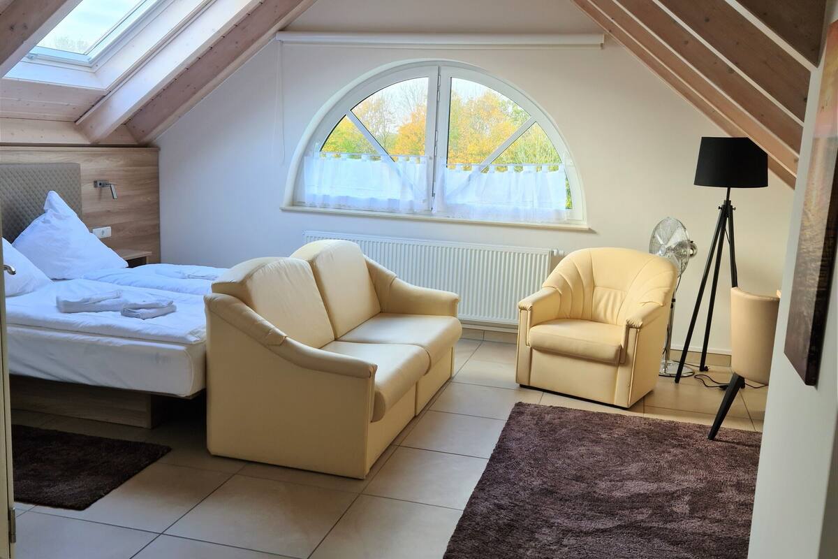 minibar, in-room safe, desk, laptop workspace