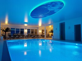 Una piscina techada