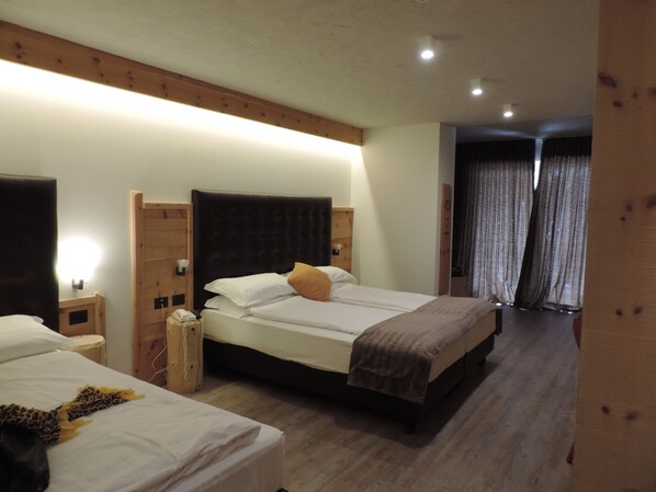 Quadruple Room, Mountain View (Negritella)
