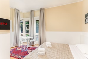 Kahden hengen superior-huone, parveke, kaupunkinäköala | Italialaiset Frette-lakanat, ylelliset vuodevaatteet