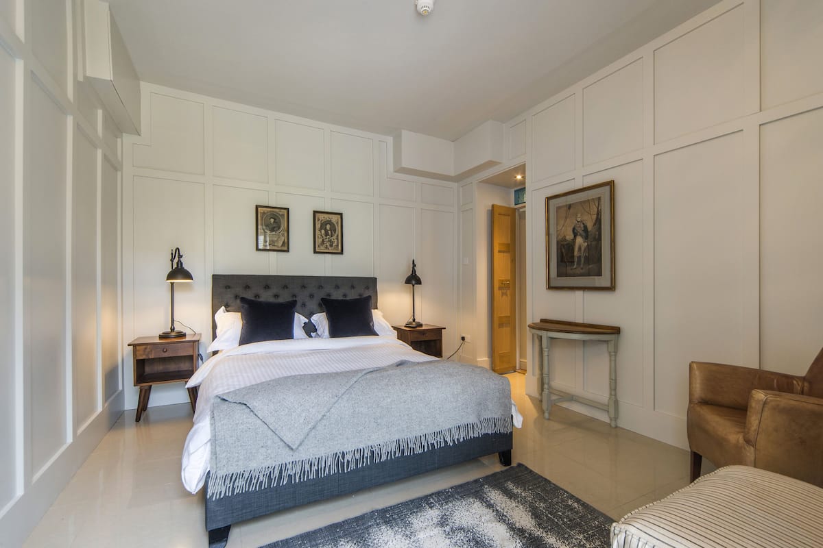 Habitació doble superior, amb bany privat, vistes al pati (With Dressing Room) | Interior