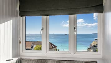 Superior Double Room, Ensuite, Sea View (Manacles Room)